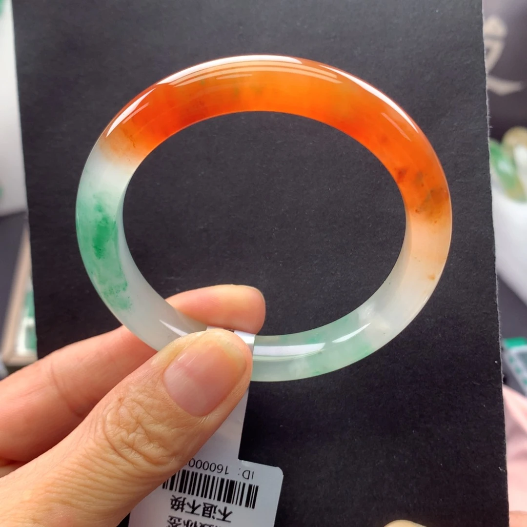 【闪购商品】未镶嵌手镯石英质玉?*曼