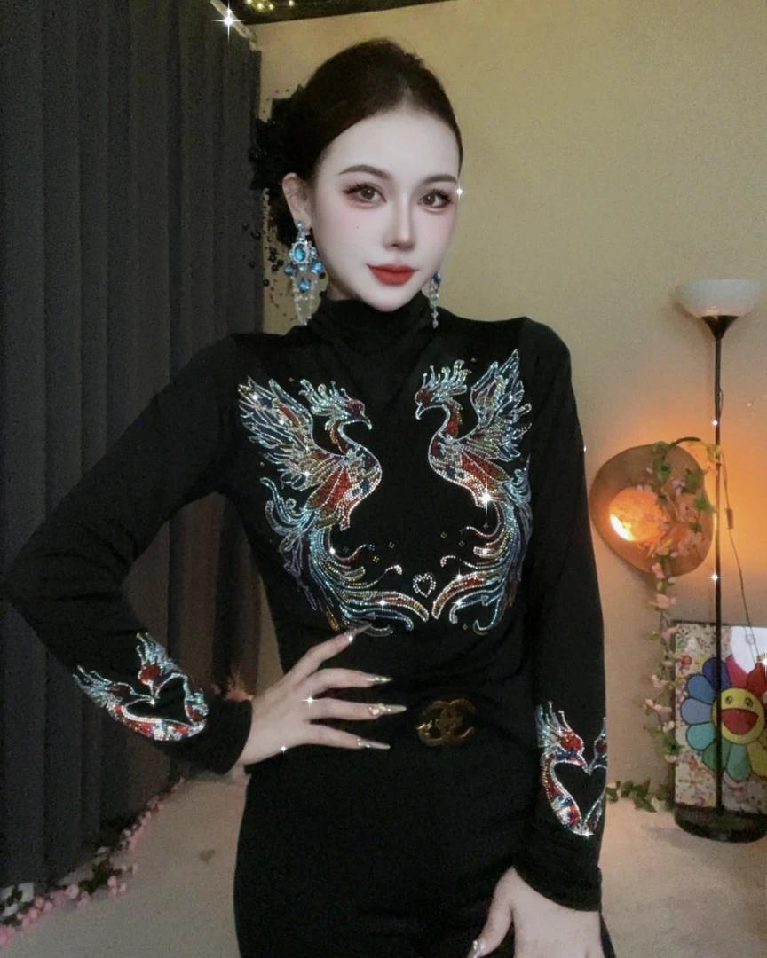 新款秋冬双凤凰双款式时尚烫钻上衣修身显瘦女长袖打底衫Y