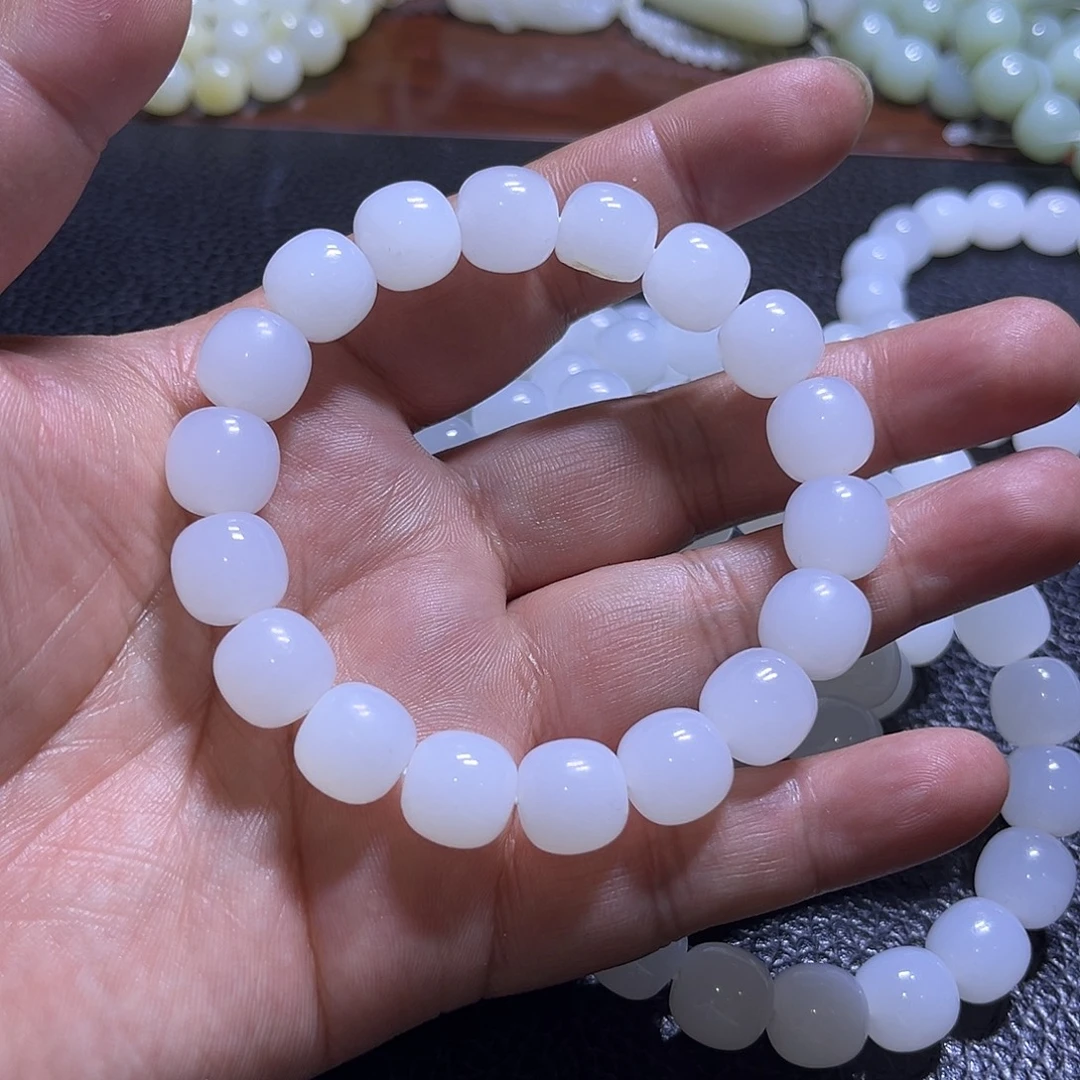 人***丑和田玉未镶嵌手链