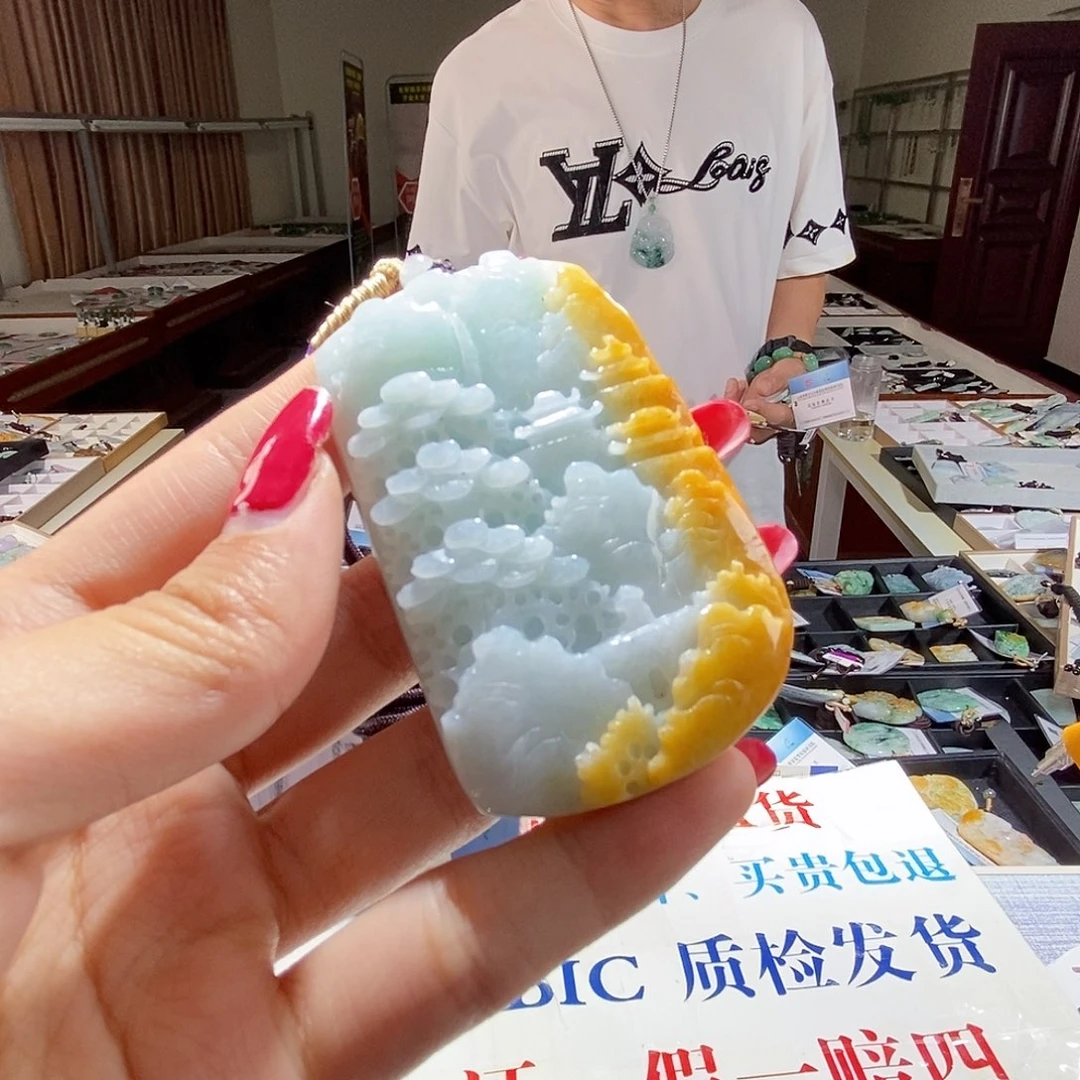 翡翠未镶嵌颈饰翡翠