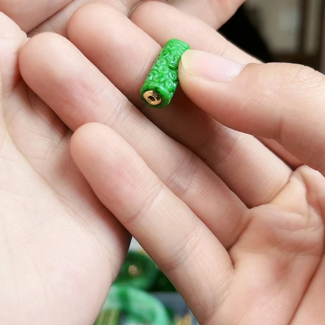 翡翠颈饰18K金镶嵌吊坠