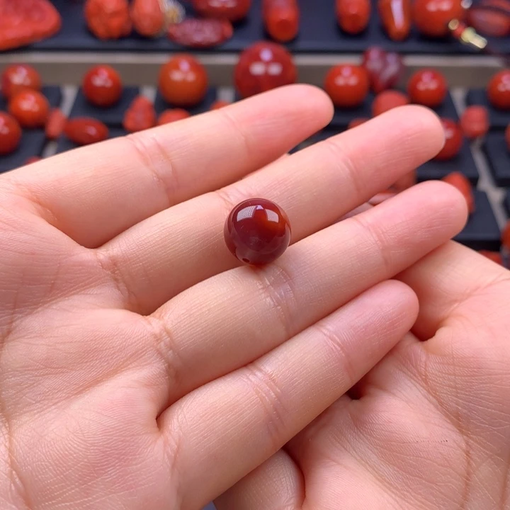 南红玛瑙未镶嵌牛血红双色圆珠单珠12.3MM