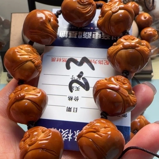 橄榄核手串雕刻工艺