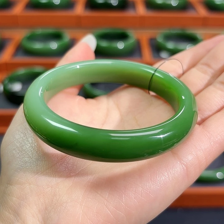 和田玉（碧玉）未镶嵌手镯一镯双色粉绿果绿