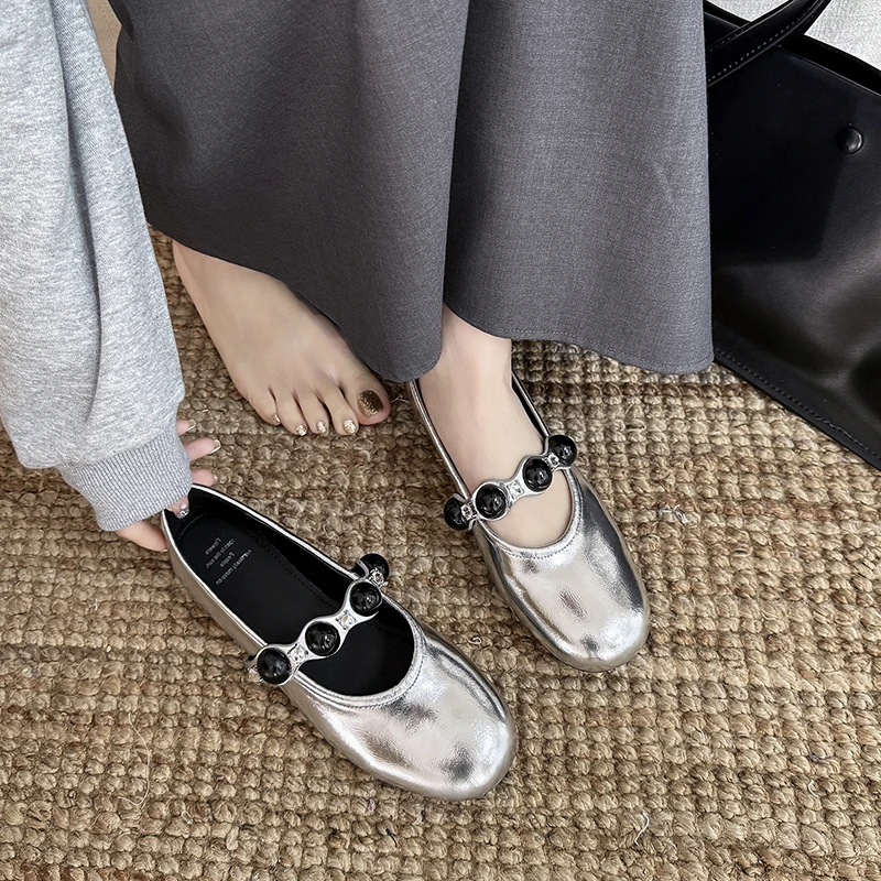 2cm温柔晚晚风平底单鞋女2025秋新款花朵珍珠气质仙女风玛丽珍鞋