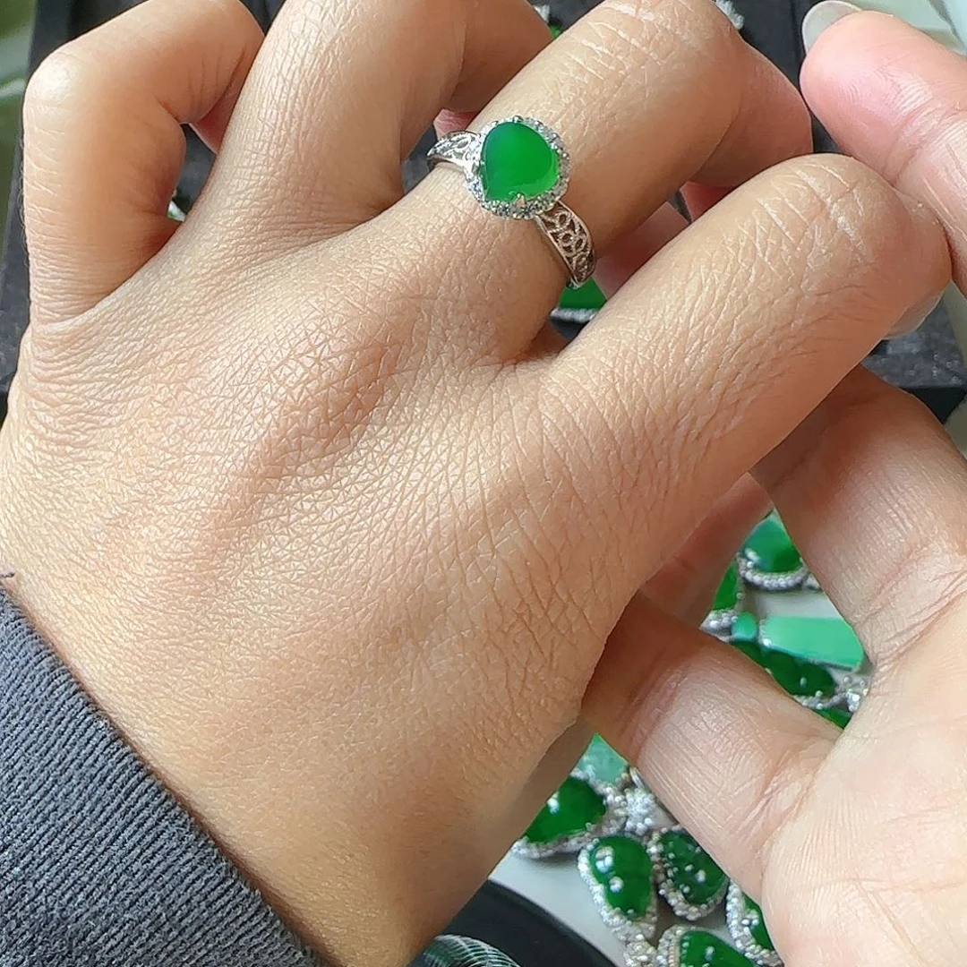 翡翠戒指银S925镶嵌戒指