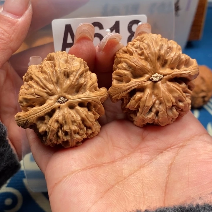 文玩核桃吊坠粗筋精修4344A618