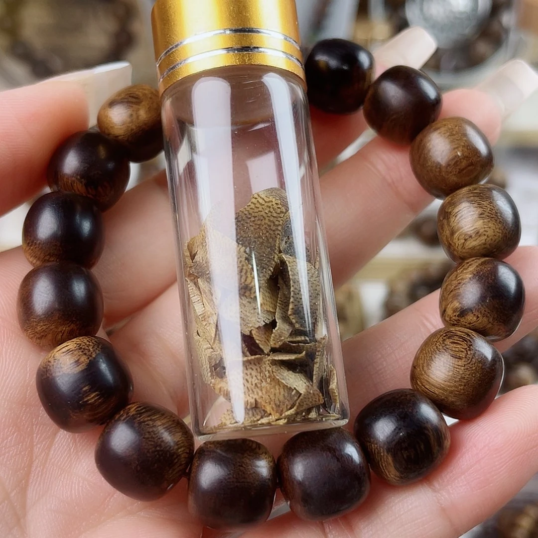 ༄***࿐沉香沉香碎屑越南芽庄老白棋窖藏古董玉化樱子瘤疤1.2