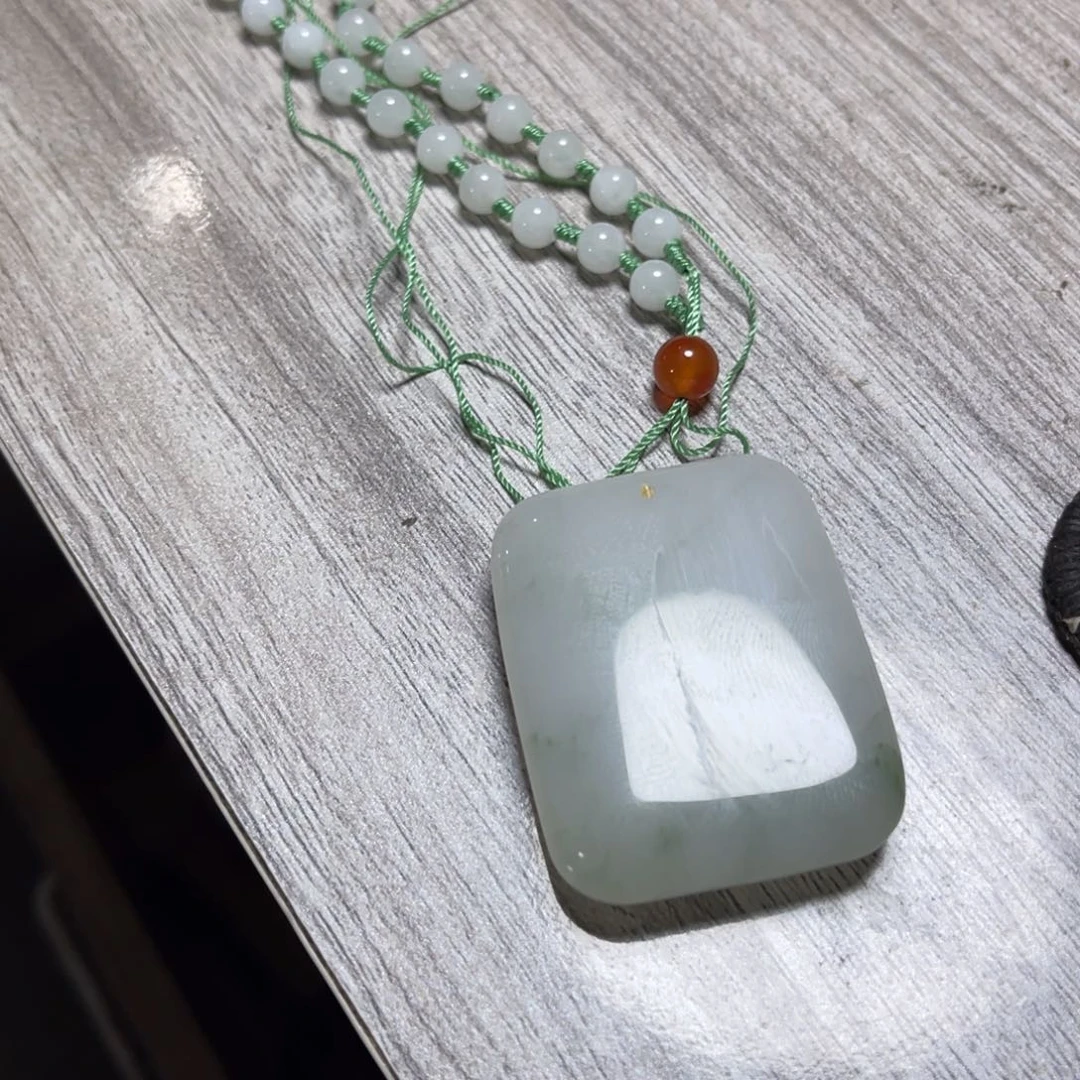 邓***物硅化玉未镶嵌颈饰