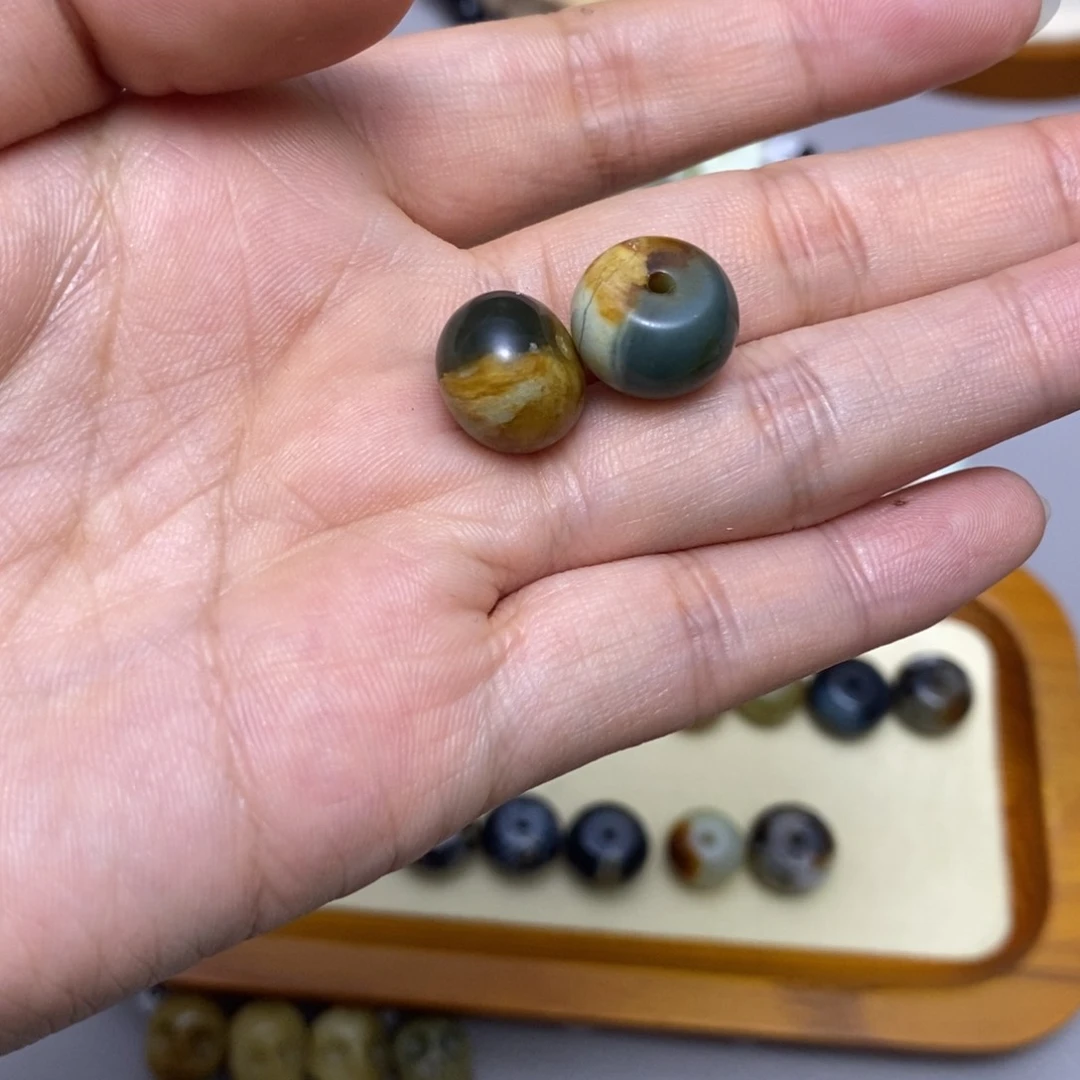 蛇纹石玉合金配饰s****宋