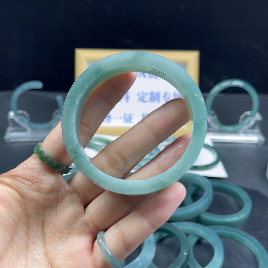 镜***面定制翡翠未镶嵌手镯