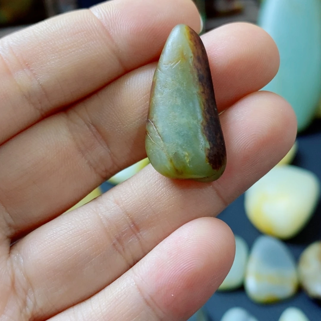 和田玉（糖玉）未镶嵌珠宝奇石