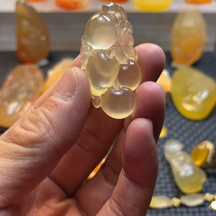 风***子石英质玉未镶嵌旦面