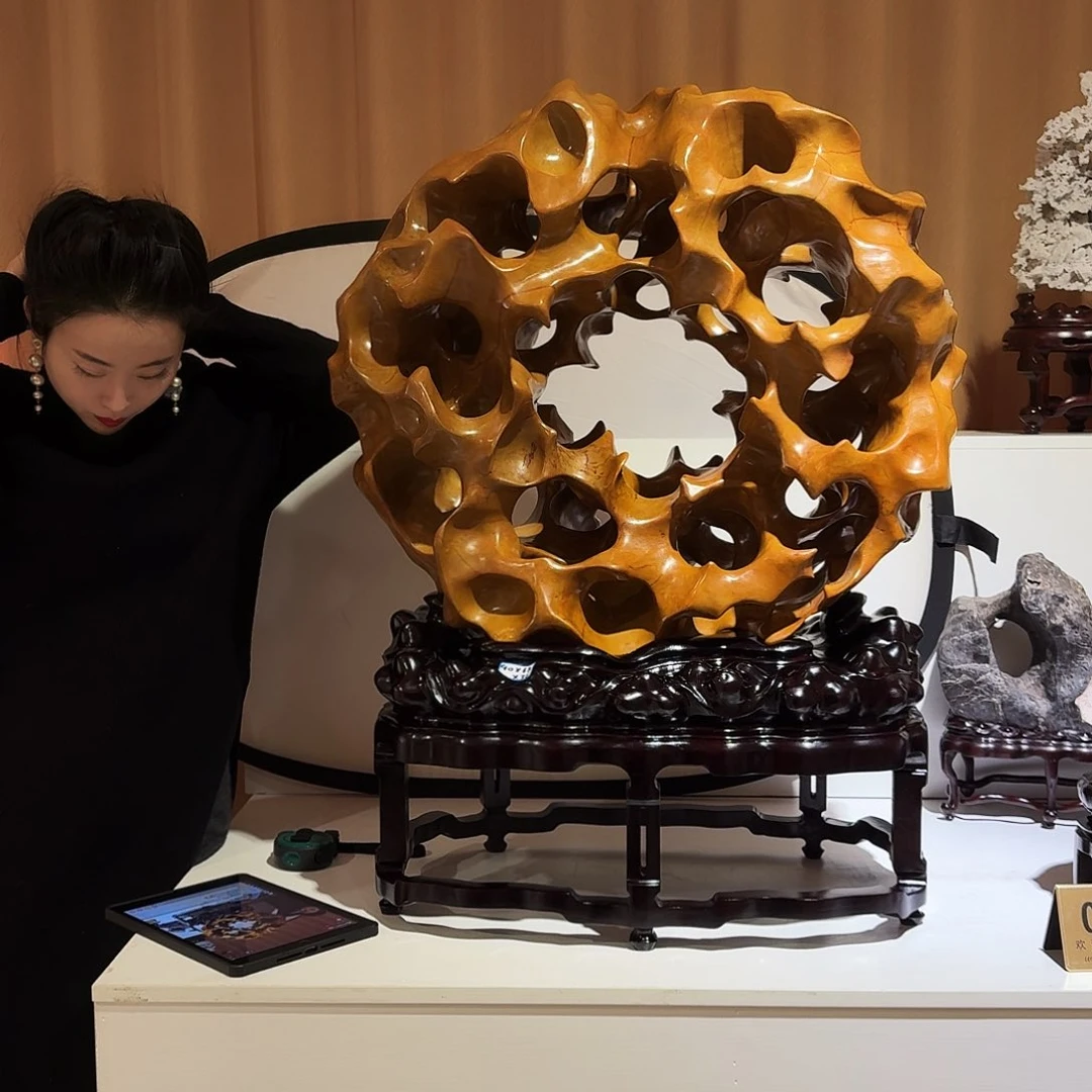 唐***哥太湖石摆件，高，90。 宽，68