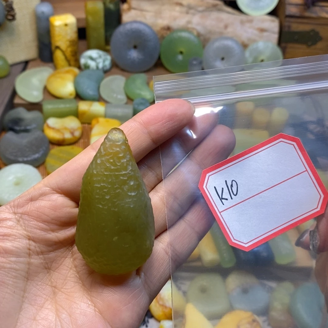 未镶嵌蛇纹石玉颈饰栗****L