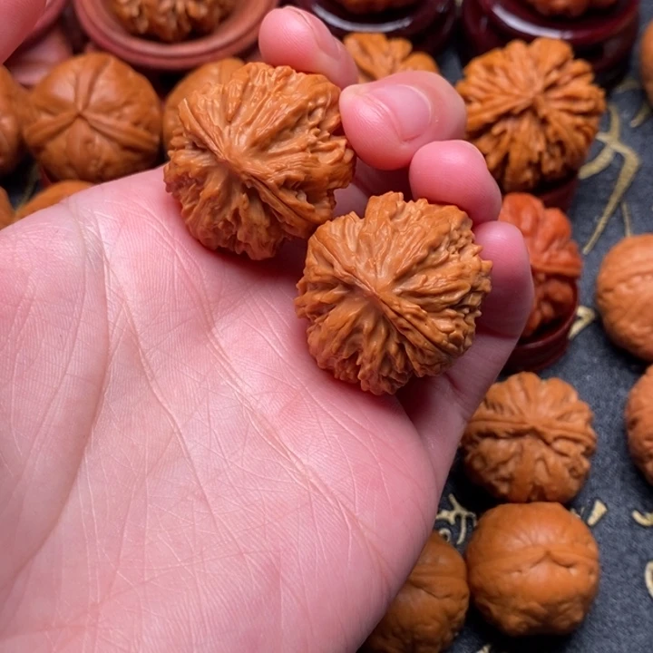 吊坠文玩核桃龙脊