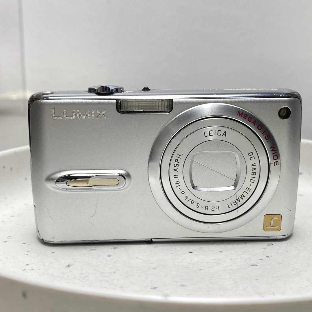 9新 Panasonic/松下 松下fx07日版屏幕微黄700万像素3.6倍变焦ccd