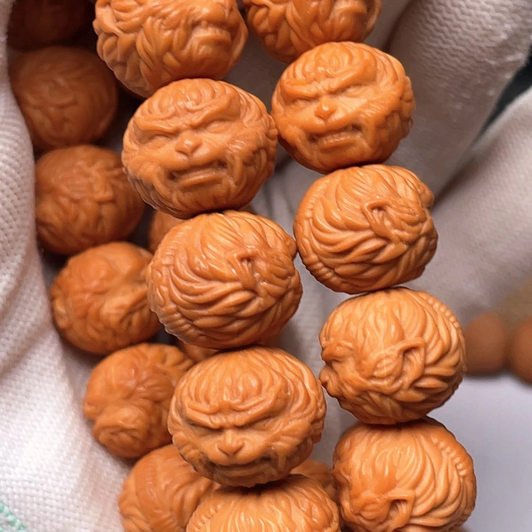 吊坠猴头核桃我***。大圣