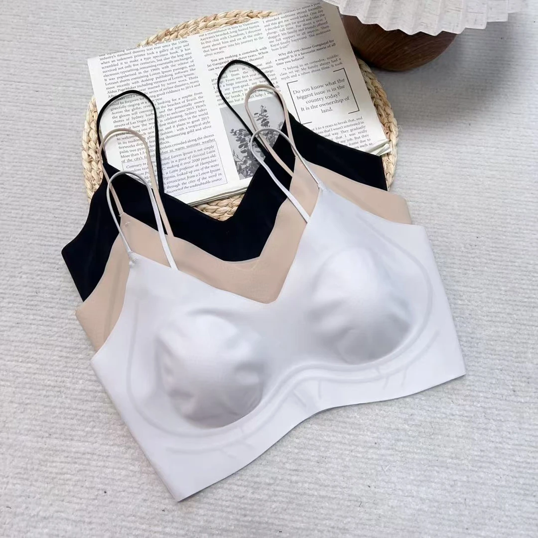 【小黑家】细带薄杯轻盈无感贴身凉感光肌内衣文胸PL363