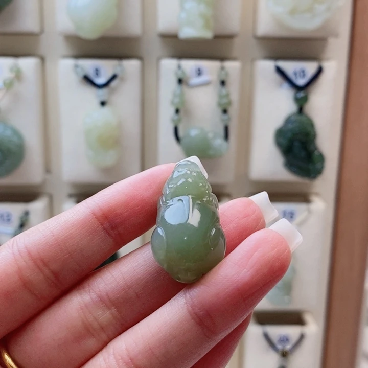 风***儿颈饰未镶嵌和田玉