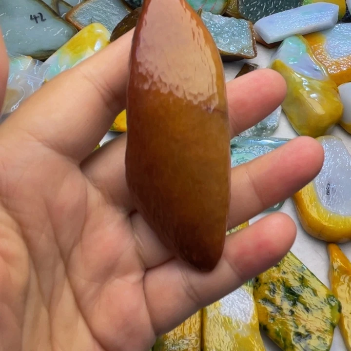 翡翠挂件未镶嵌翡翠