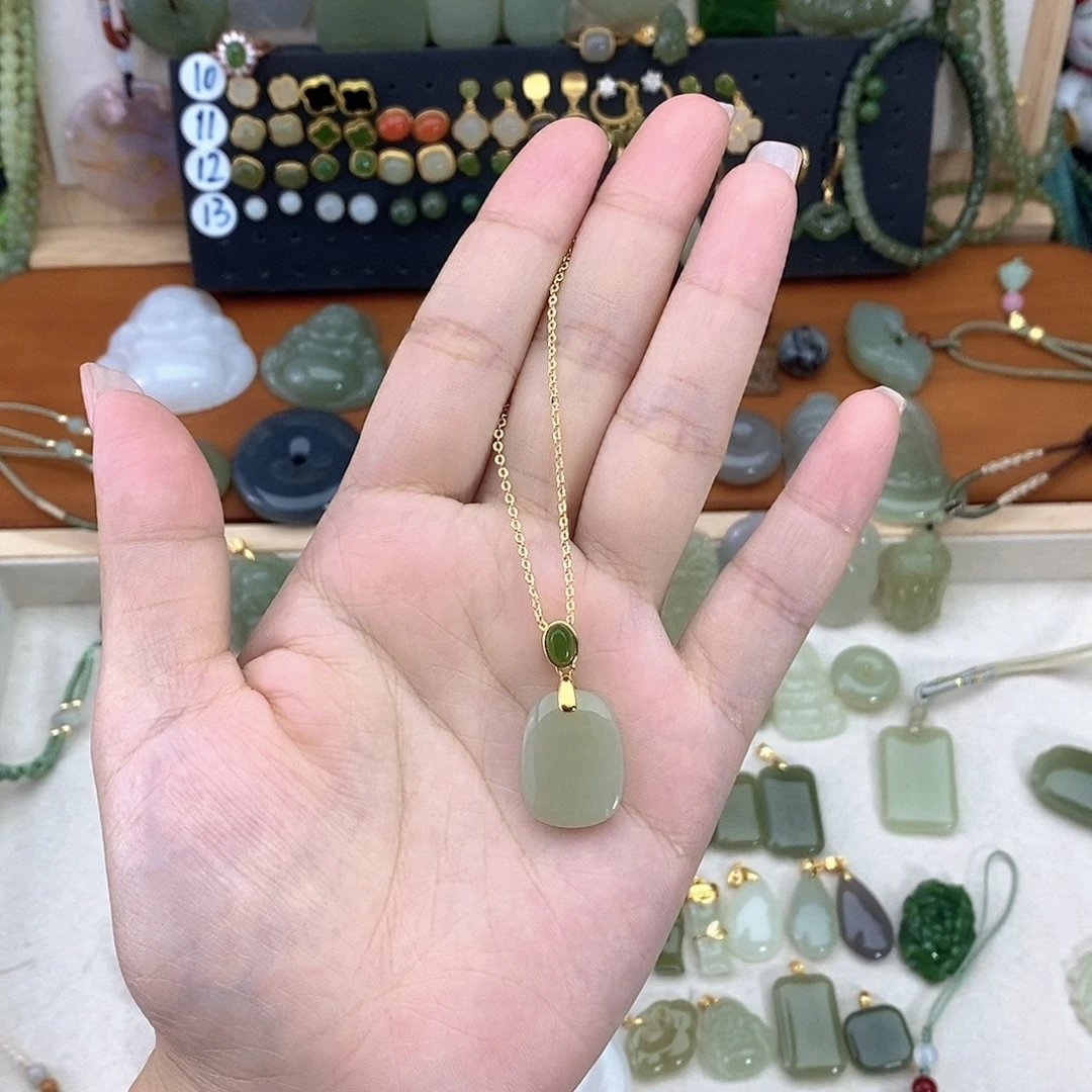 和田玉银S925镶嵌吊坠(赠链)