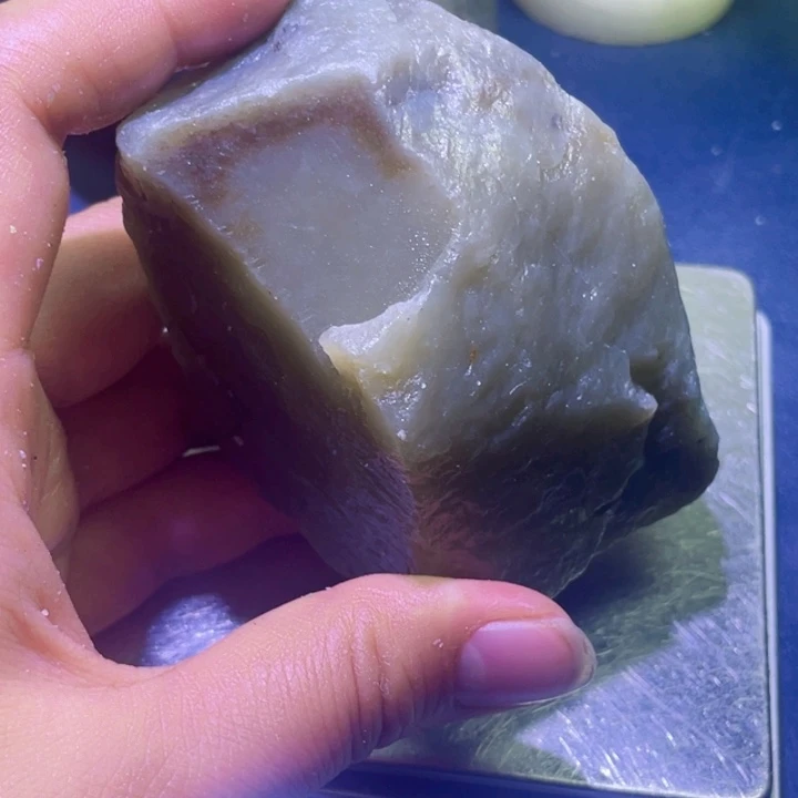 和田玉未镶嵌珠宝半成品