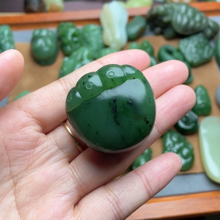 【闪购商品】颈饰未镶嵌和田玉墨*璟