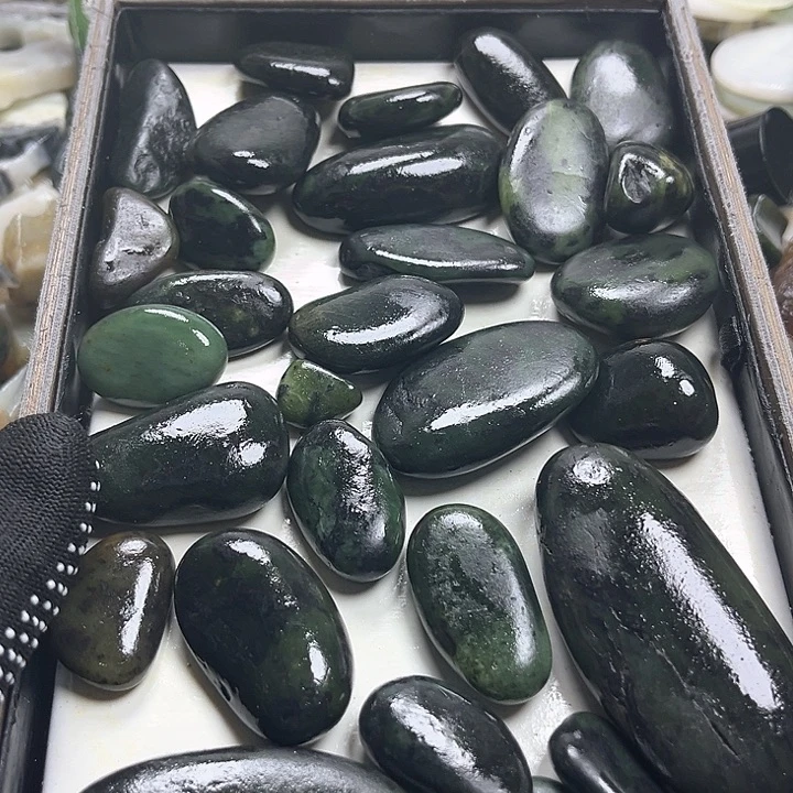 和田玉（糖玉）和田玉边角料9K金镶嵌陈*洲