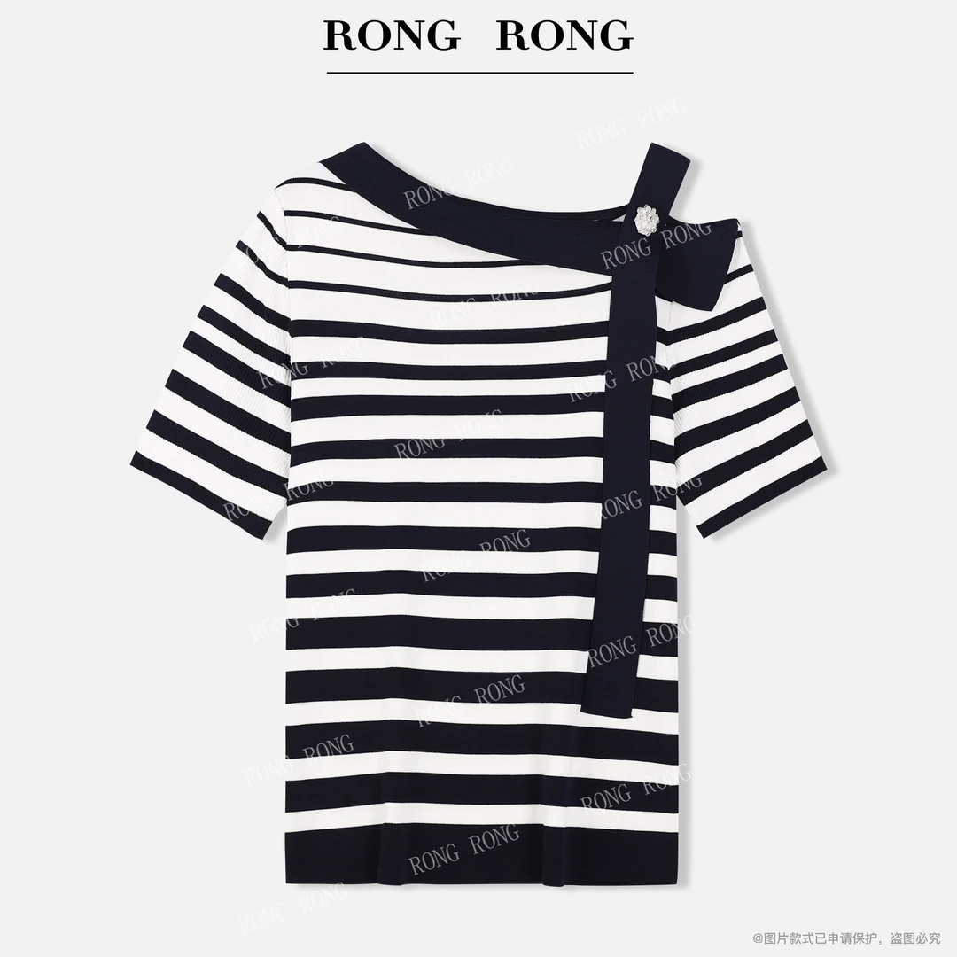 溶溶【赫本日记】RONGRONG 一字领露肩条纹针织休闲风短袖上衣9830