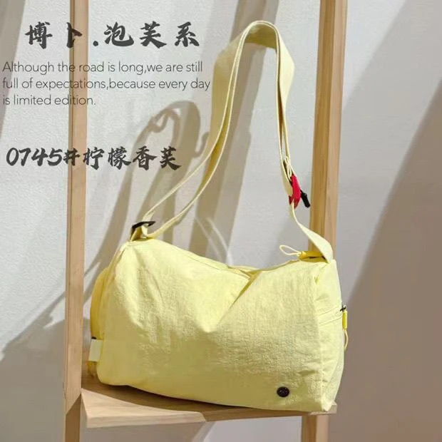 博卜尼龙布大容量2024新款短途旅行单肩男女斜挎包健身运动同款