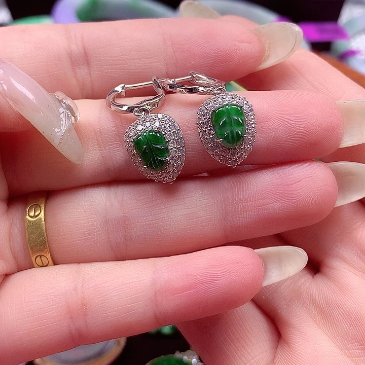 翡翠银S925镶嵌颈饰翡翠