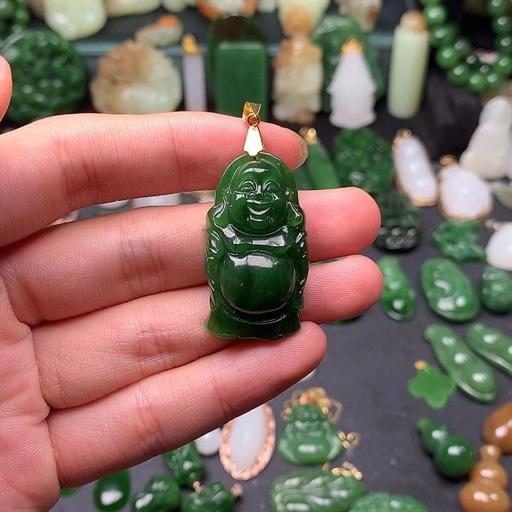 泡****颈饰未镶嵌和田玉