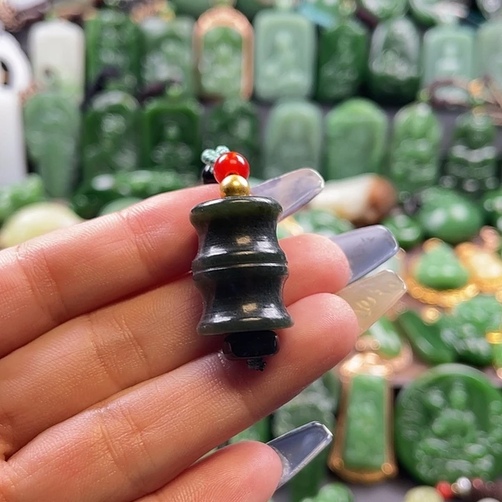 啤***斓和田玉未镶嵌挂件