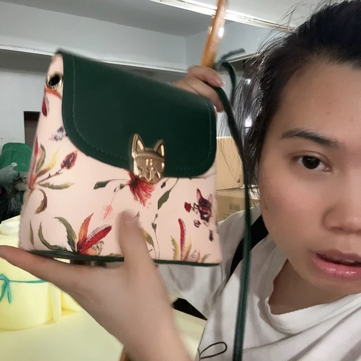绿色斜挎包包发1