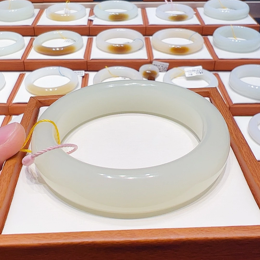 和田玉未镶嵌手镯轮胎晴水