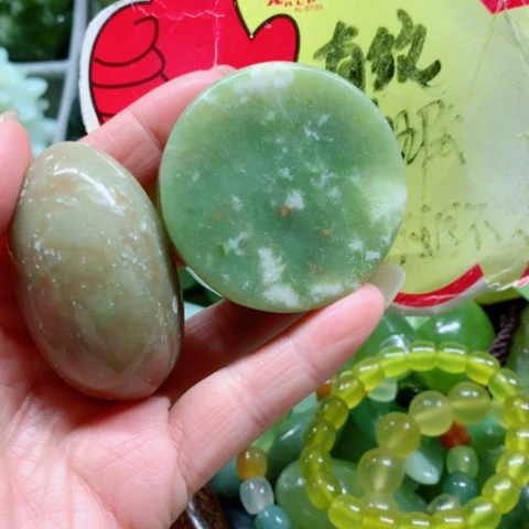 蛇纹石玉未镶嵌手把件