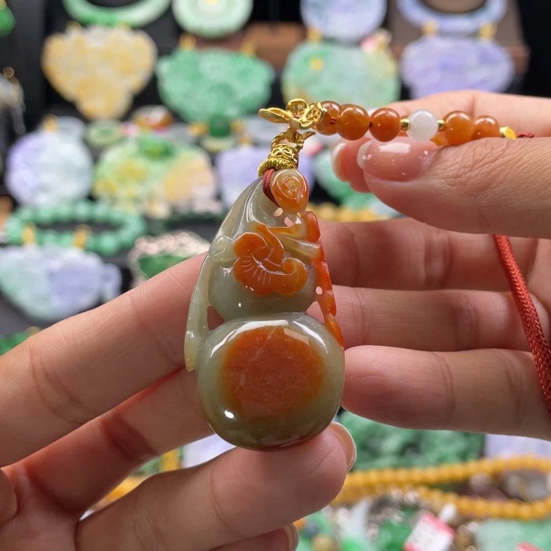 吉***意翡翠未镶嵌颈饰代编织