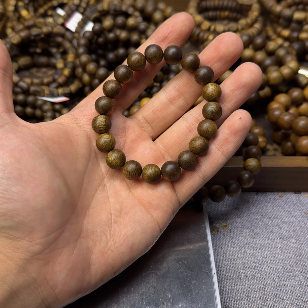 沉香沉香碎屑10圆珠海南莺歌绿99沉