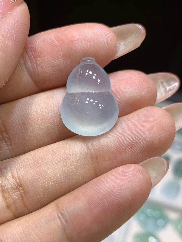 缅甸天然翡翠A货，冰紫罗兰葫芦，种老冰透，胖乎乎20.9/15/7.9