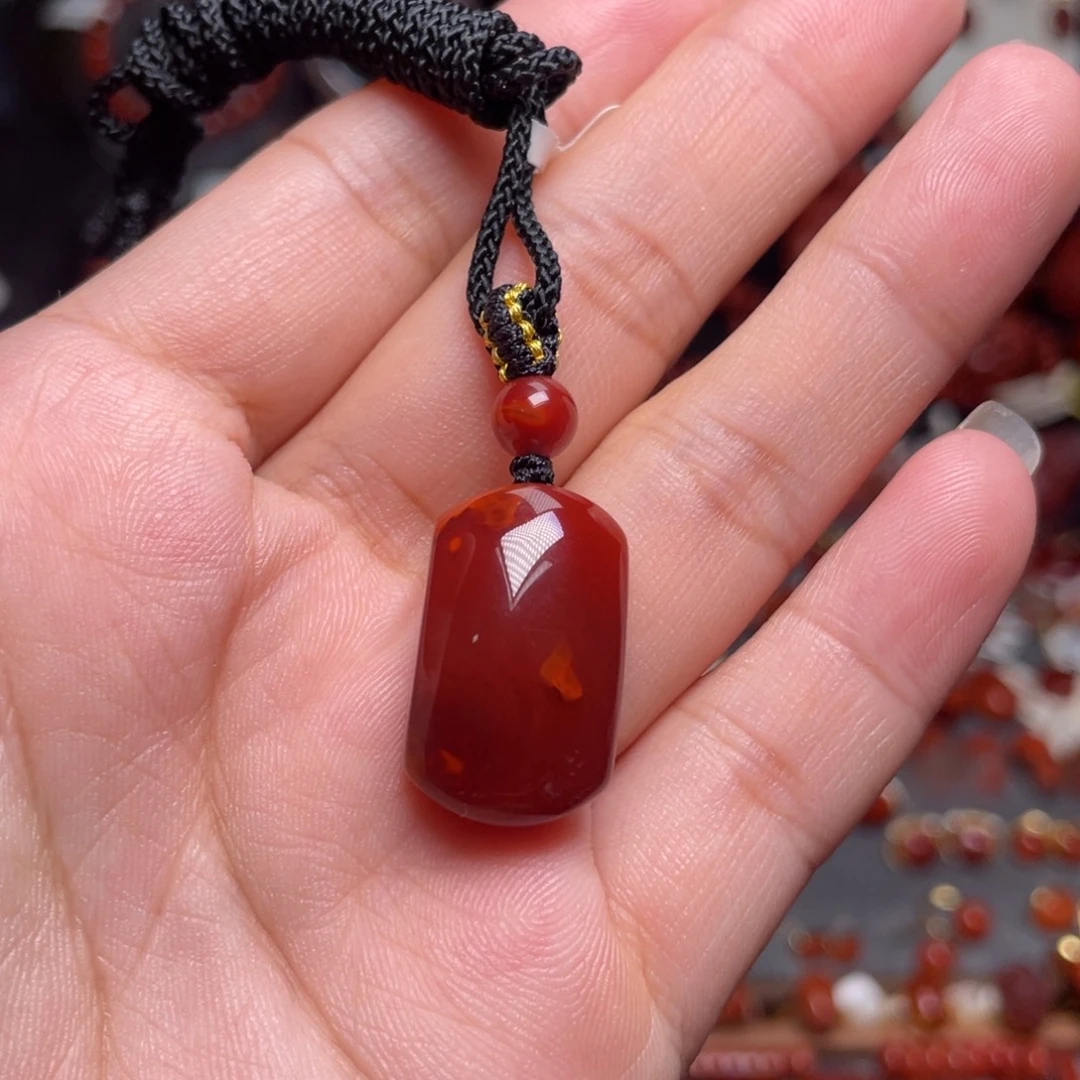 南红玛瑙未镶嵌牛血红无事牌