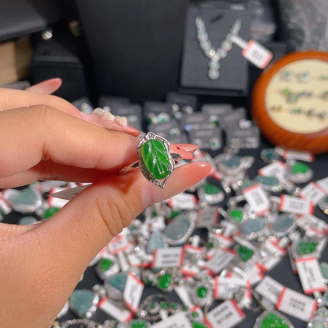 翡翠戒指未镶嵌戒指