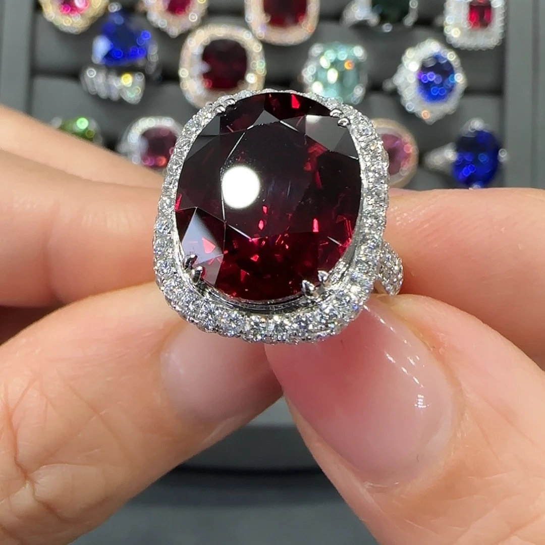 18K金镶嵌碧玺戒指9.05ct