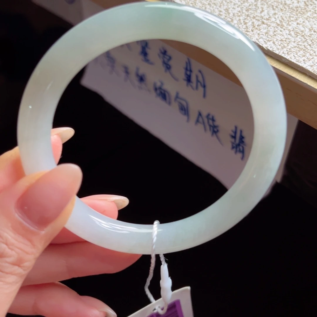 翡翠未镶嵌手镯手镯
