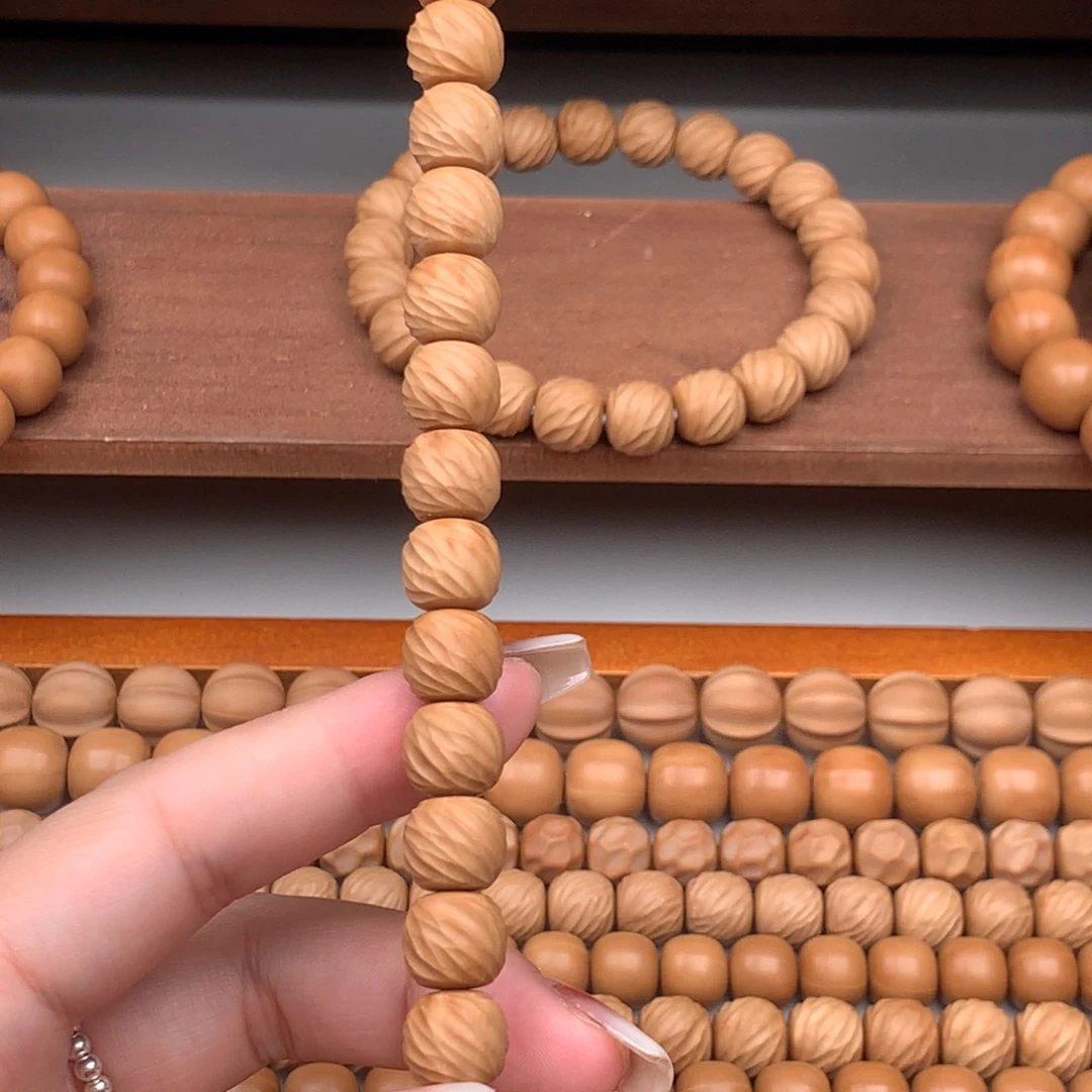 猴头核桃手串赵***?微瑕云锦