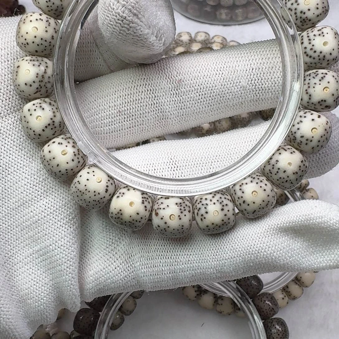 星月菩提吊坠骨瓷白