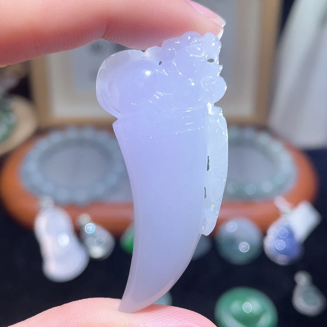 定制翡翠未镶嵌龙牙