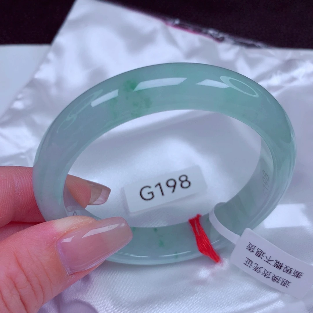 翡翠未镶嵌手镯手镯