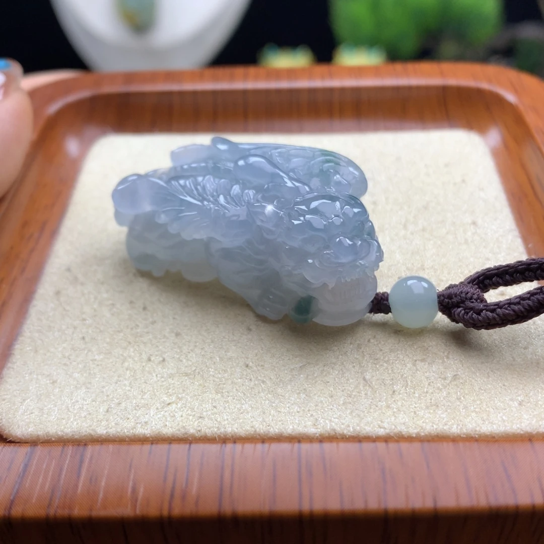 翡翠未镶嵌颈饰36