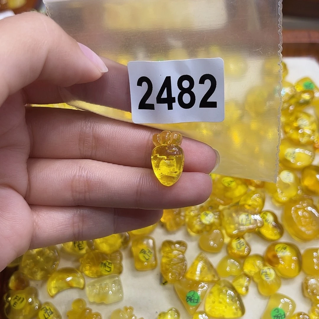 琥珀未镶嵌珠宝奇石